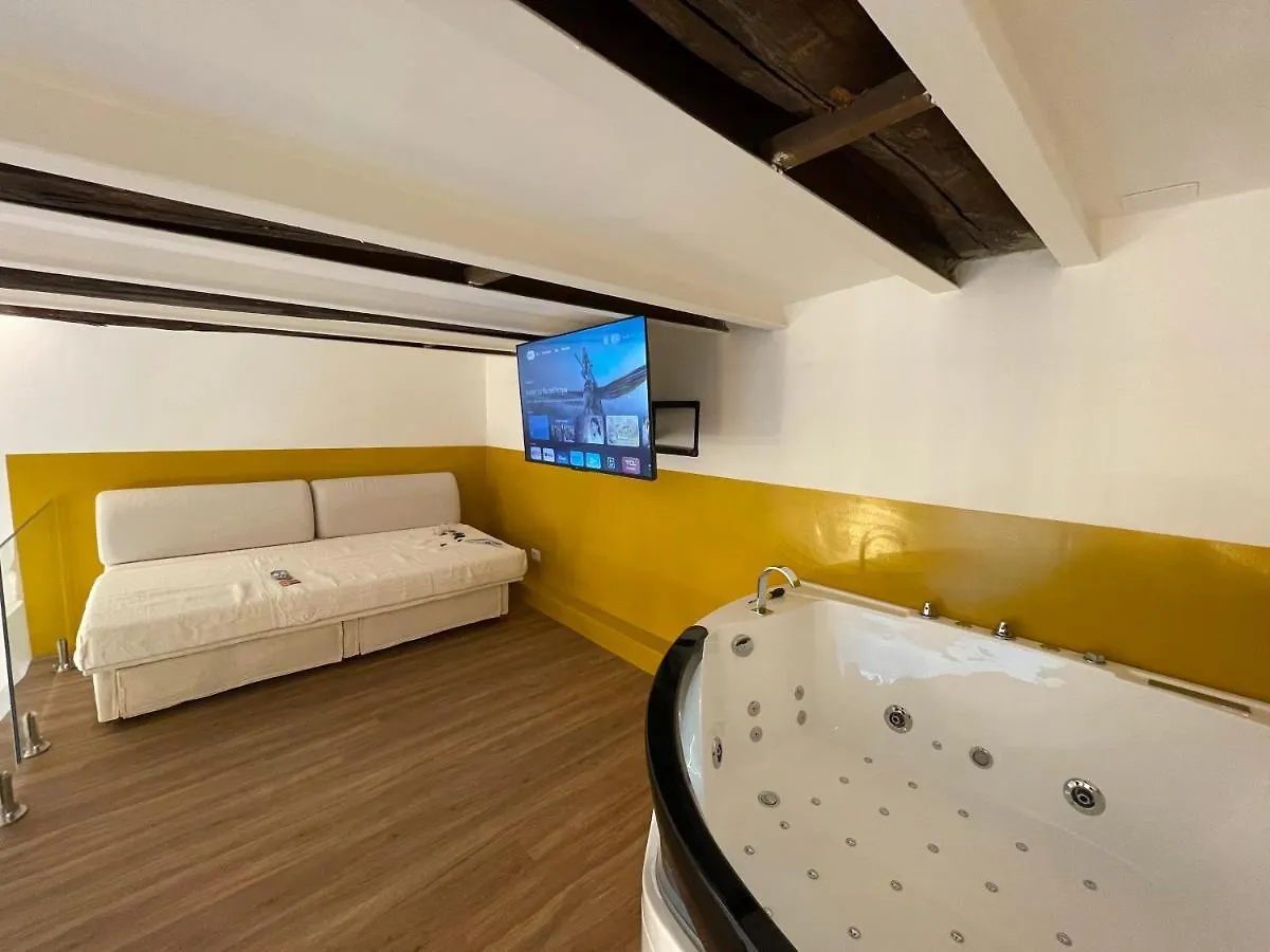 Tutt 'E Sant Luxury Rooms Neapol Włochy