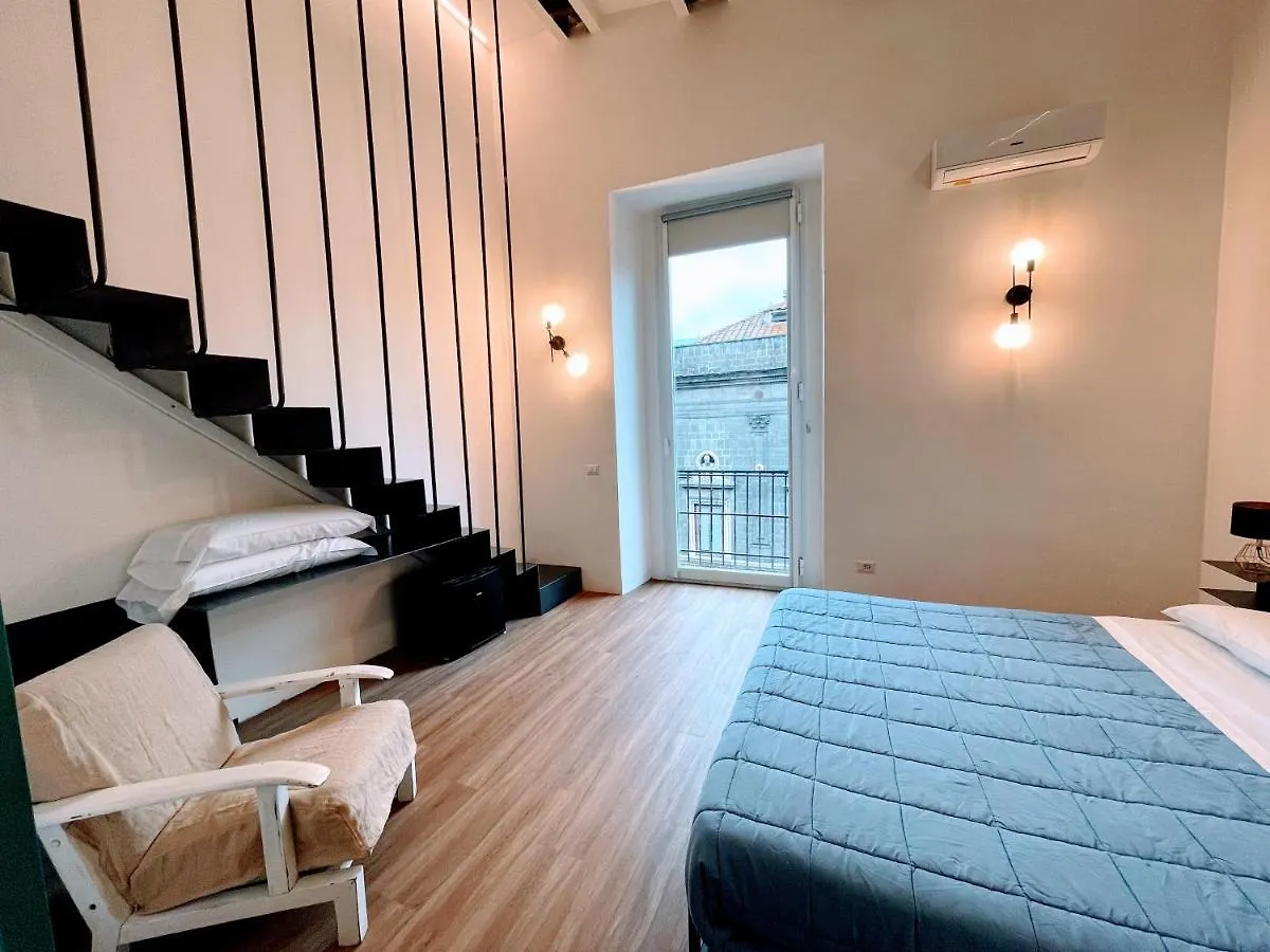 Tutt 'E Sant Luxury Rooms Neapol 2*,  Włochy