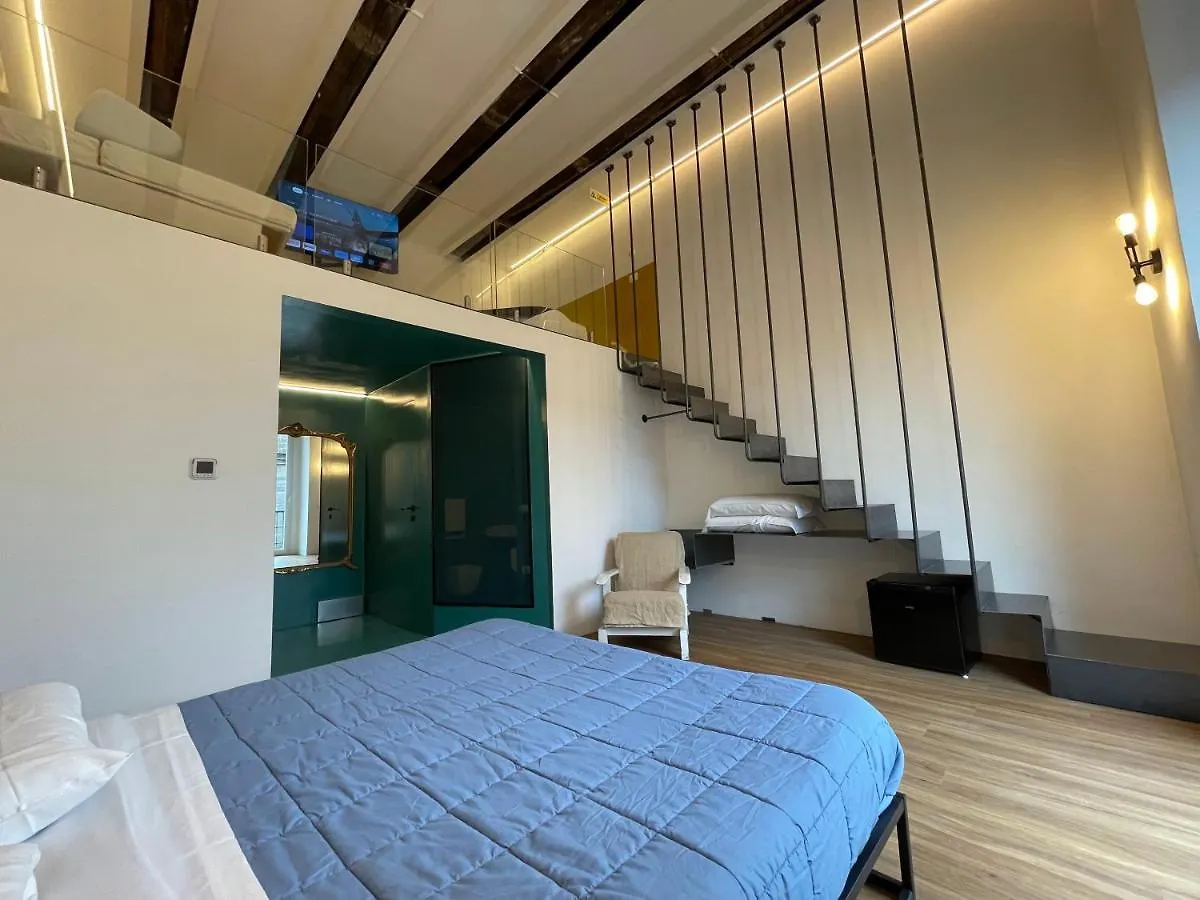 Tutt 'E Sant Luxury Rooms Nápoles Pensión