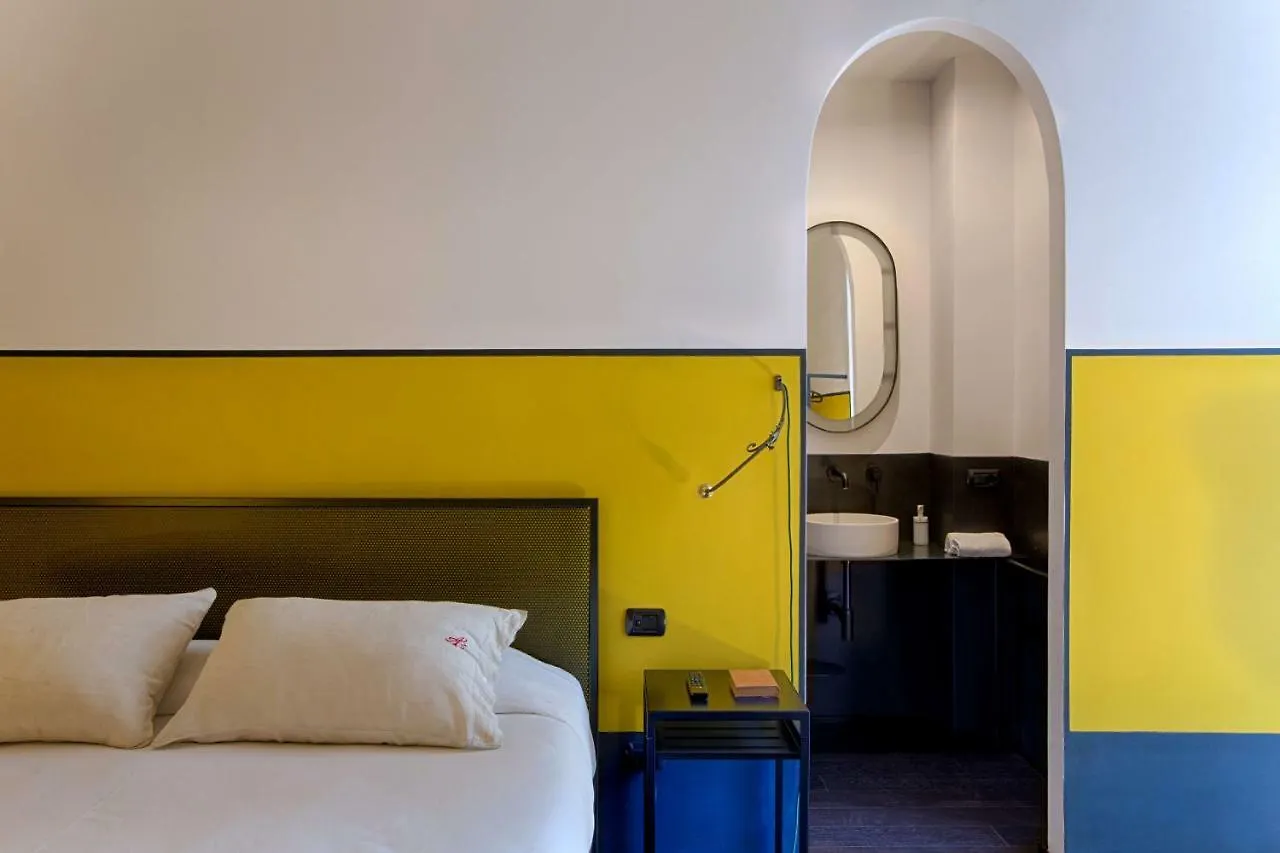 Tutt 'E Sant Luxury Rooms Nápoles Pensión