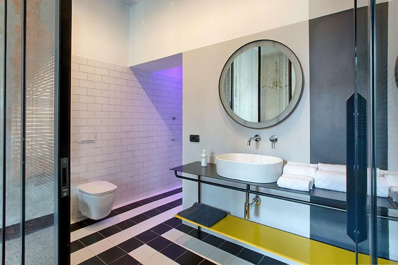 Tutt 'E Sant Luxury Rooms Nápoles 2*,  Italia